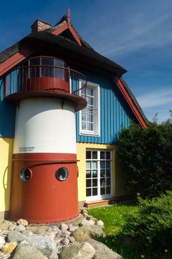 Holiday Home,865397108:JPEG