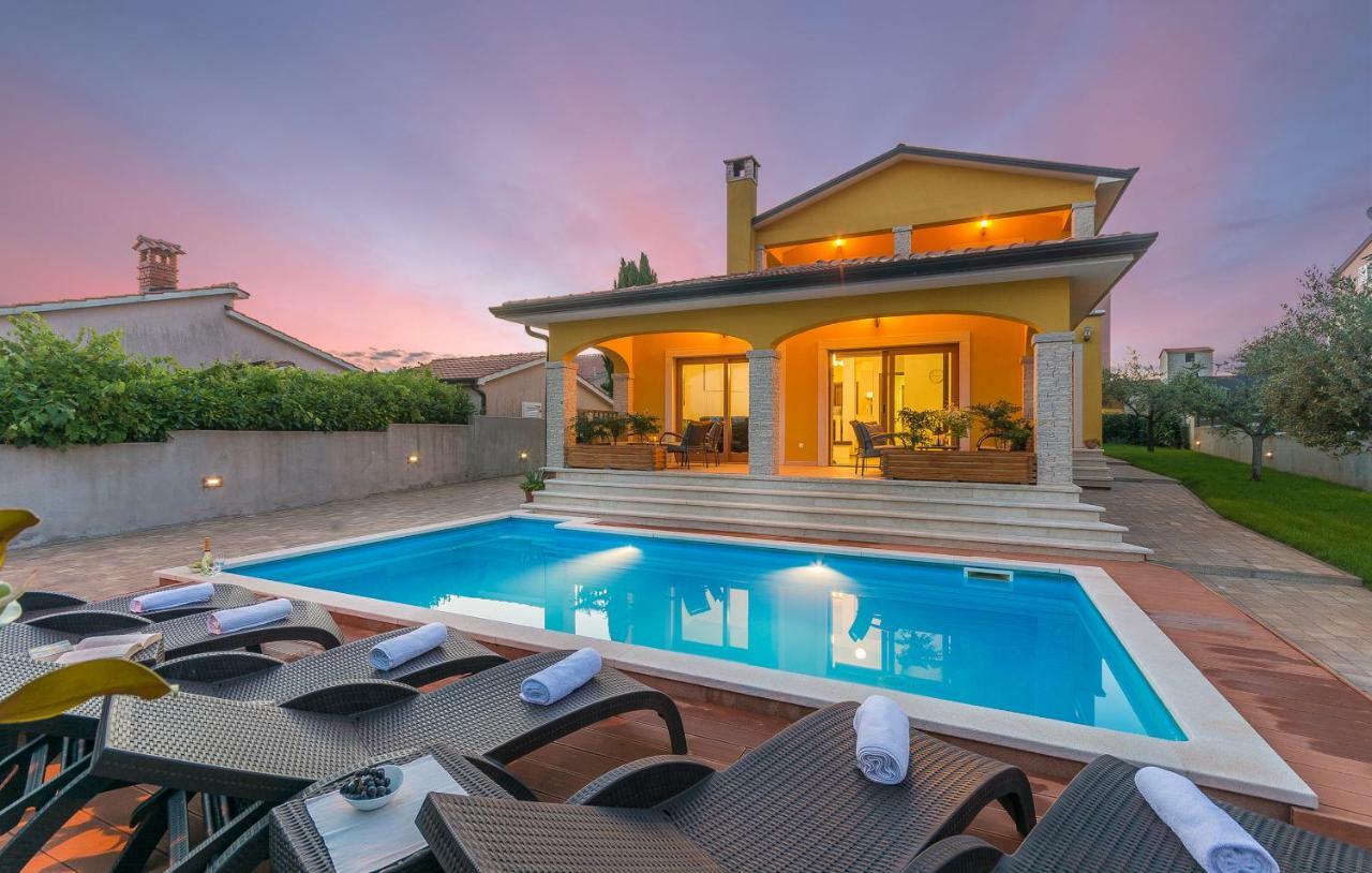 Villa,865936724:JPEG