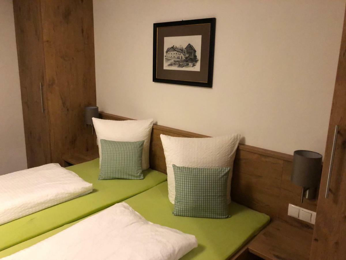 Dreibettzimmer mit Balkon