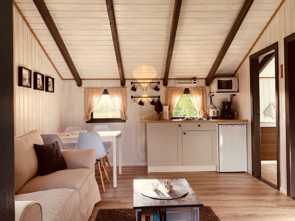Holiday Home,880691396:JPEG
