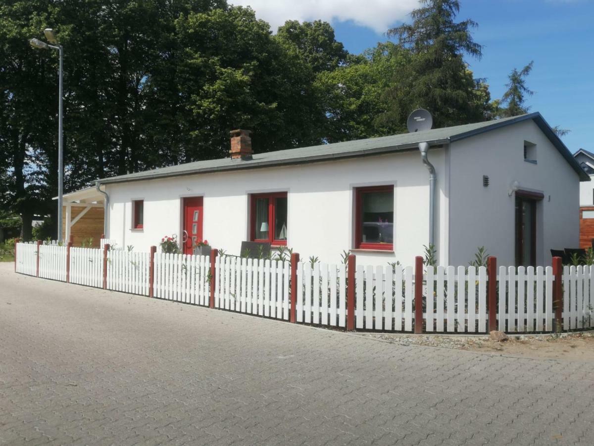 Three-Bedroom House,892337203:JPEG