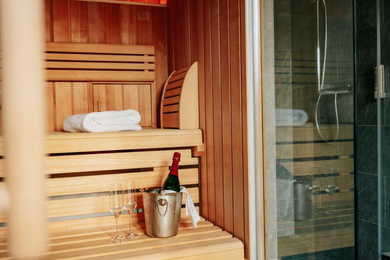 Cosy Lodge with whirlpool,1232149901:JPEG