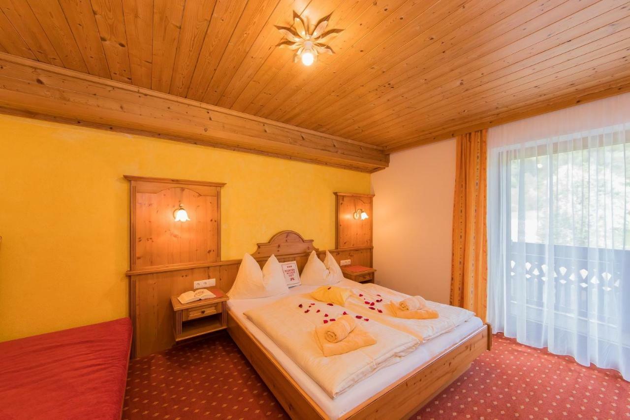Doppelzimmer mit Balkon