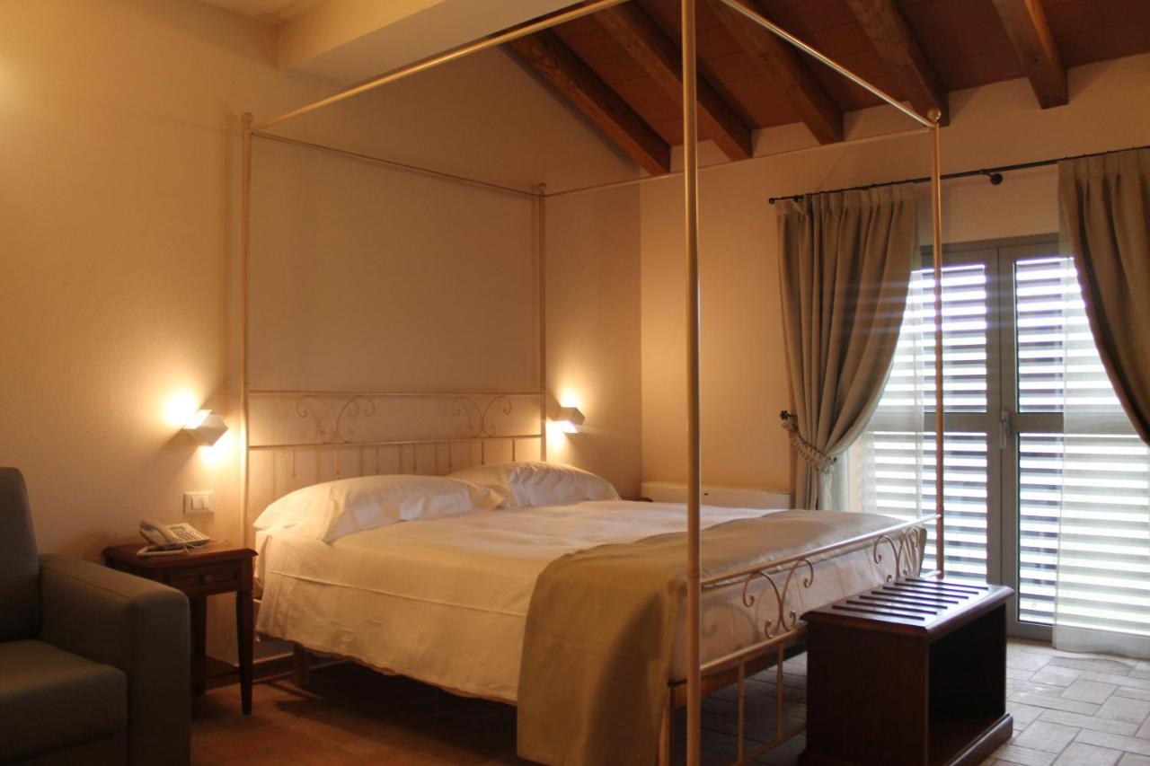 Large Double Room,750736529:JPEG