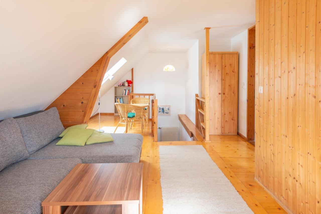 Two-Bedroom House,920339605:JPEG