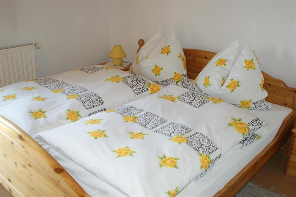 Two-Bedroom Apartment Balcony Terrace,920322910:JPEG