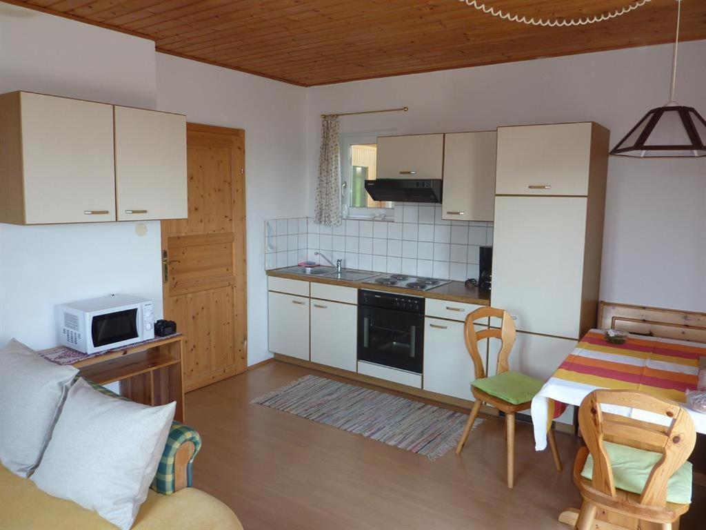 Two-Bedroom Apartment Balcony Terrace,920340040:JPEG