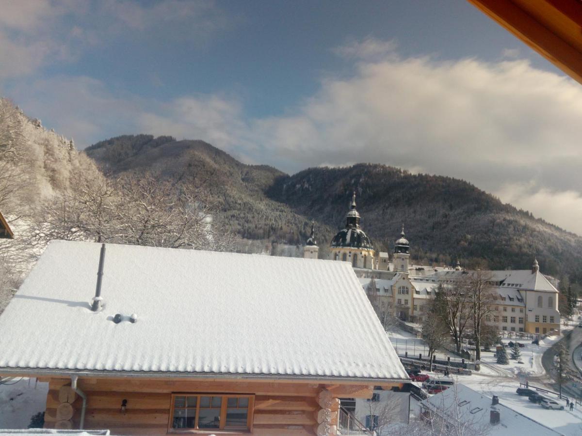 Two-Bedroom House,951247312:JPEG