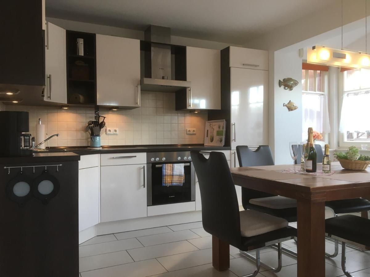 Three-Bedroom House,957935347:JPEG