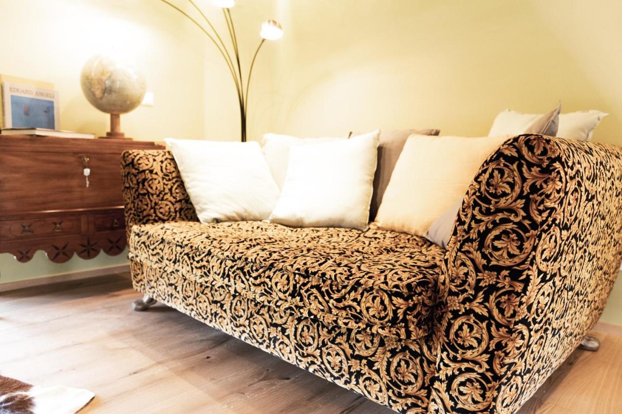 Deluxe King Suite,977630854:JPEG