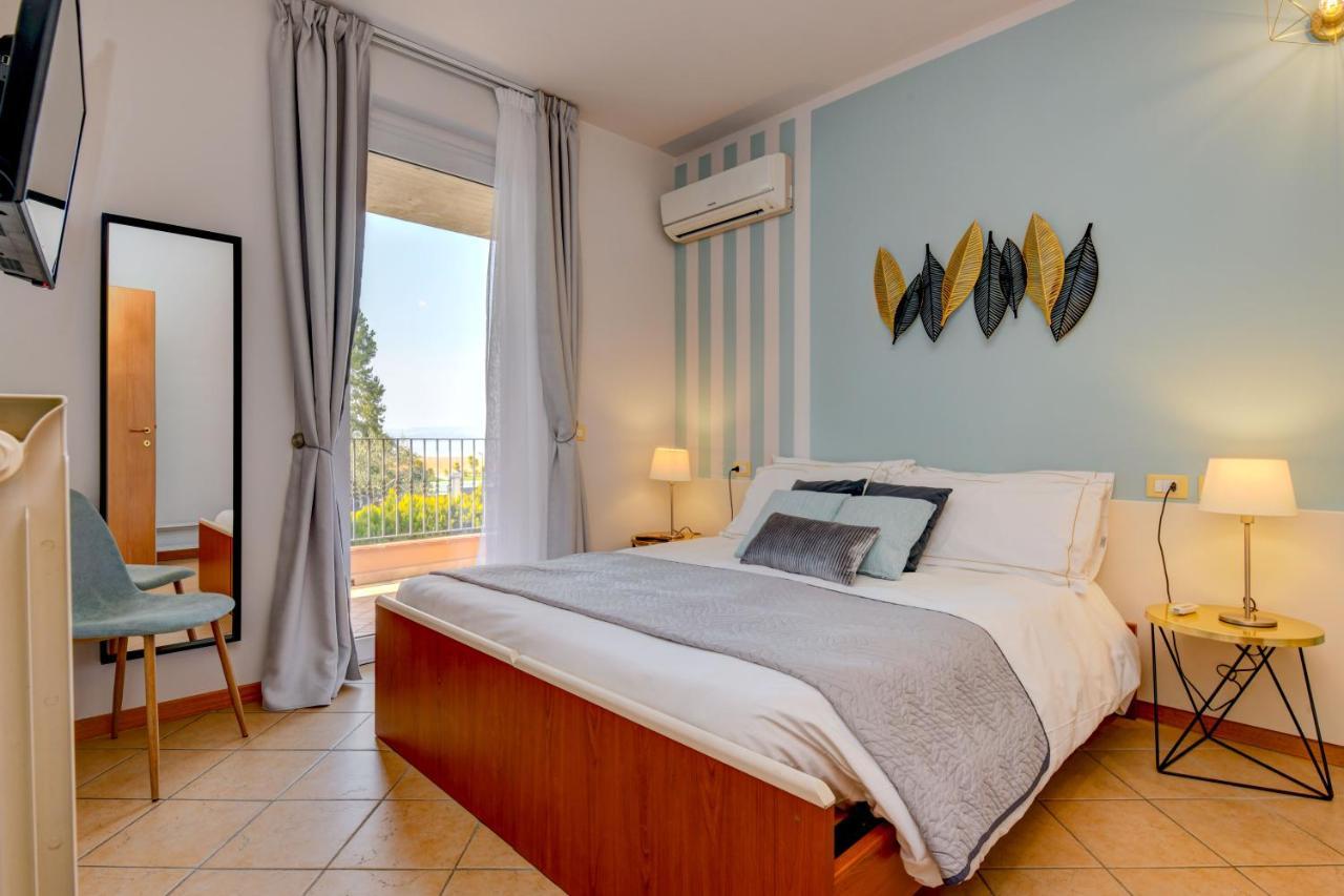 One-Bedroom Standard Apartment,985098526:JPEG