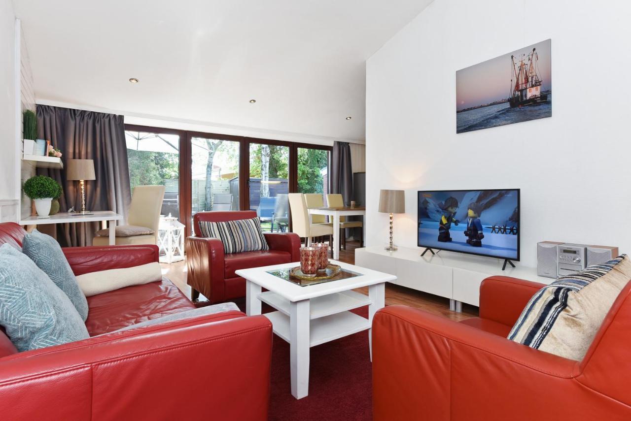 Two-Bedroom House,993055210:JPEG