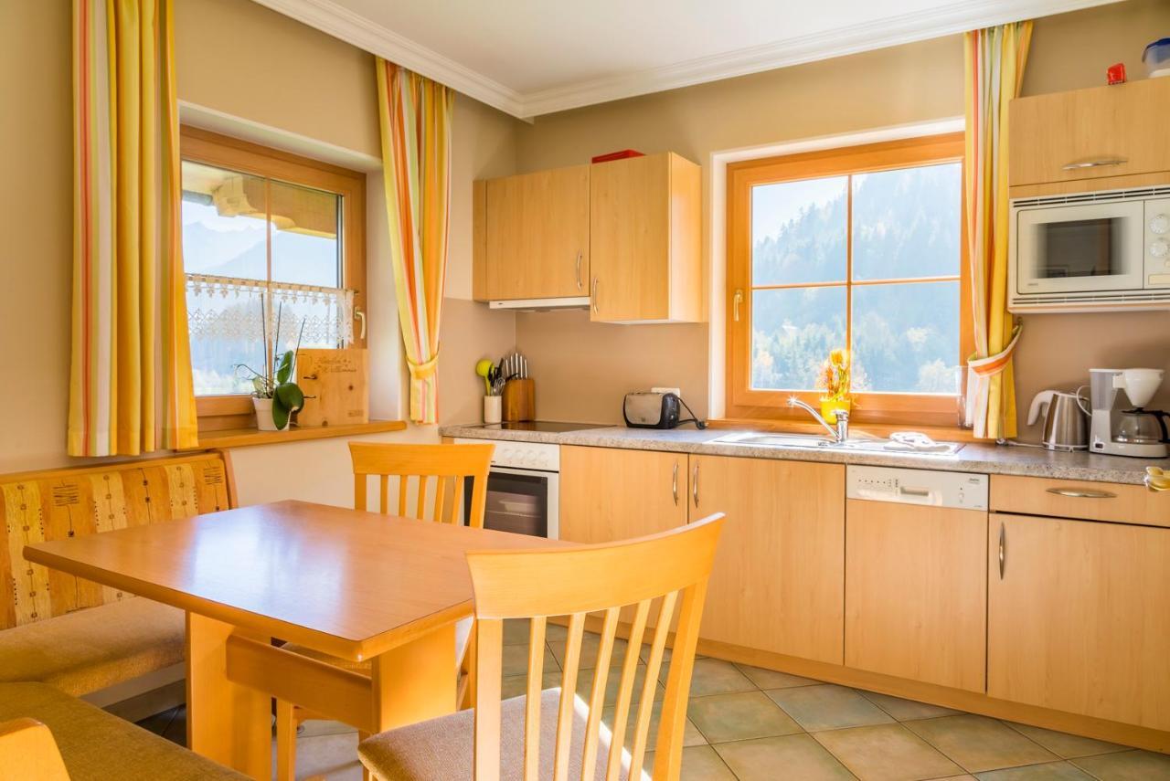 One-Bedroom Apartment Balcony,999368643:JPEG