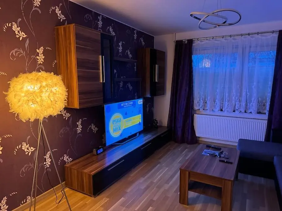 5 Zimmer Haus mit Whirlpool, Grillhütte und privatem Garten, Perfekt für Gruppen oder Familien-1