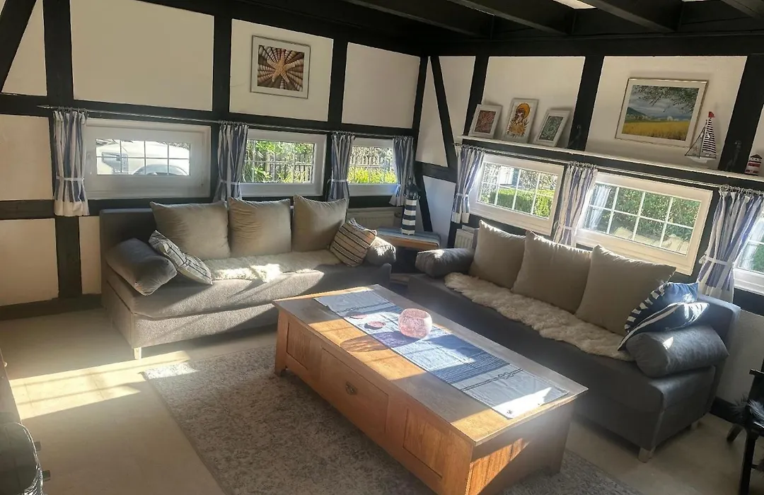 Annas Ferienhaus am Meer-1