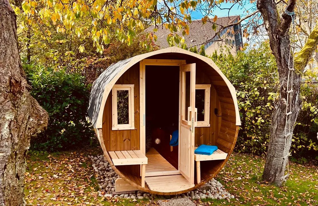 Fass-Sauna, Garten, etwas Fördeblick, 2 Minuten zum Naturstrand - Opa Meyer-1