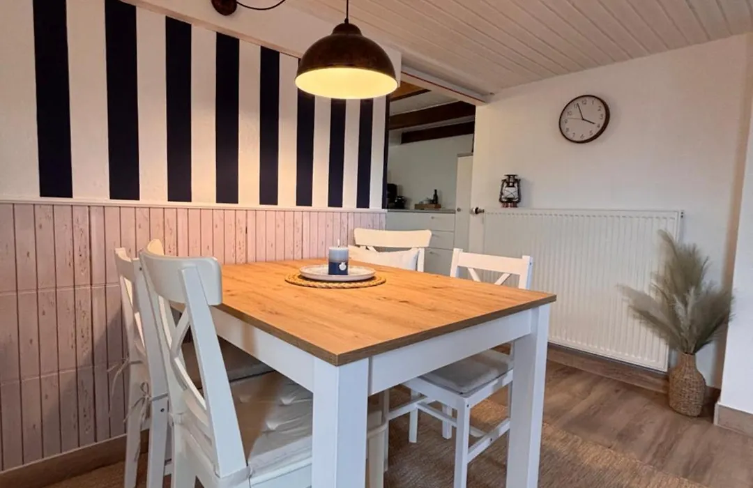 Lüttje Koje - Ferienhaus direkt am Deich und dem Meer dahinter-1