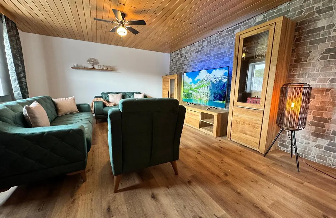 Ferienhaus mit Whirlpool - Garten&Spielzimmer - bis 6 Gäste-1