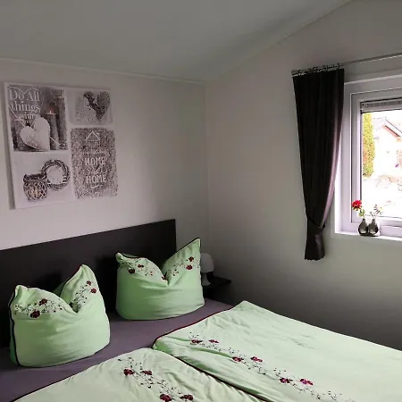Ferienhaus MaLeFi 1 am Gülser Moselbogen-2