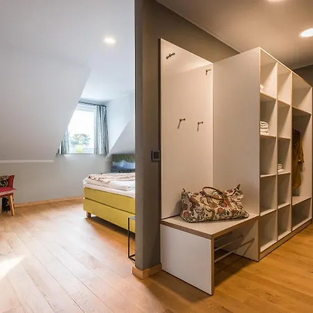 Luxus Ferienhaus für 8 Personen am See inkl. Boot-3