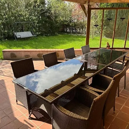 5 Zimmer Haus mit Whirlpool, Grillhütte und privatem Garten, Perfekt für Gruppen oder Familien-3