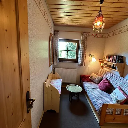 Schwarzwaldliebe , komfortables Ferienhäuschen mit Garten eingezäunt und nicht einsehbar Ruhe pu-2