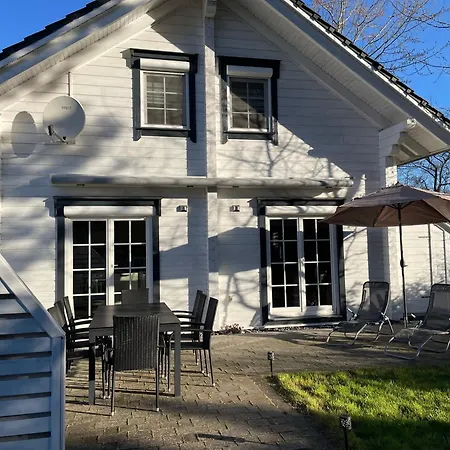 charmantes Holzhaus Seeadler in Dranske, Rügen-2