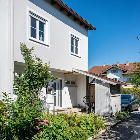 Charmantes Haus mit eigenem Garten-3