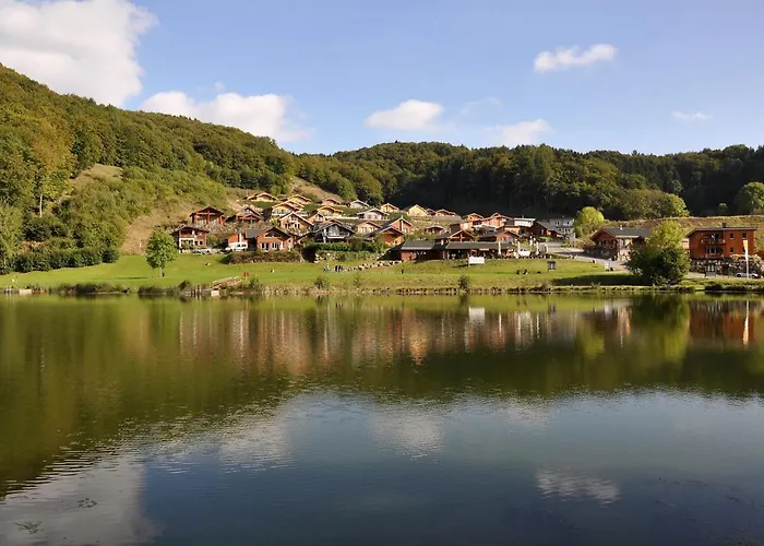 Eifel&See - Ferienhäuser am Waldsee Rieden/Eifel