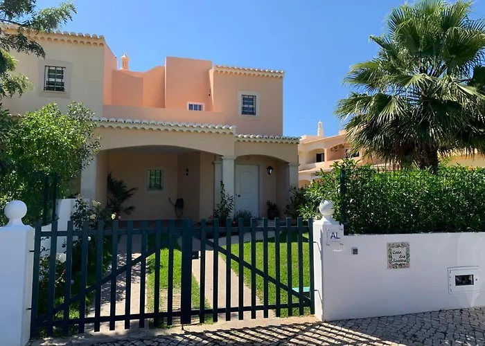 Casa das Roseiras Ferragudo 