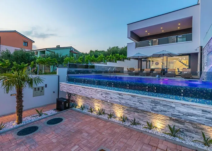 Luxury Villa Lorena With Heated Pool, Jacuzzi,Sauna And Seaview Crikvenica