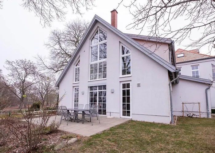 Herrenhaus Jürgenshof - Ferienhaus Alt Schwerin