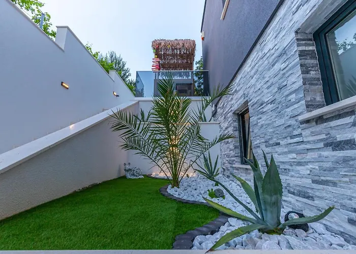 Luxury Villa Lorena With Heated Pool, Jacuzzi,Sauna And Seaview Crikvenica