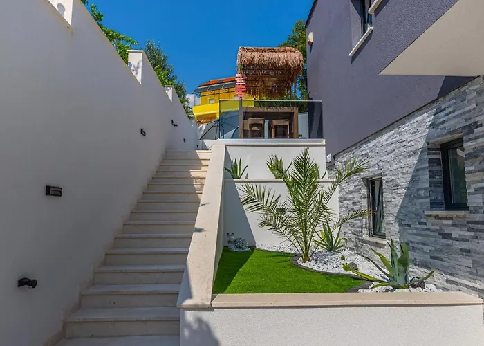 Luxury Villa Lorena With Heated Pool, Jacuzzi,Sauna And Seaview Crikvenica