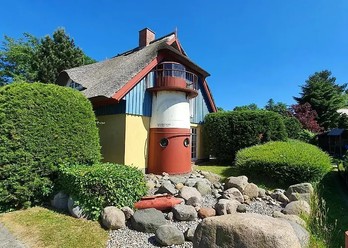Leuchtturmhaus by Ferienhaus Strandgut Born
