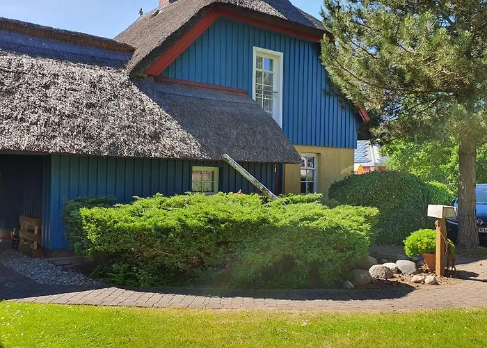 Leuchtturmhaus by Ferienhaus Strandgut Born