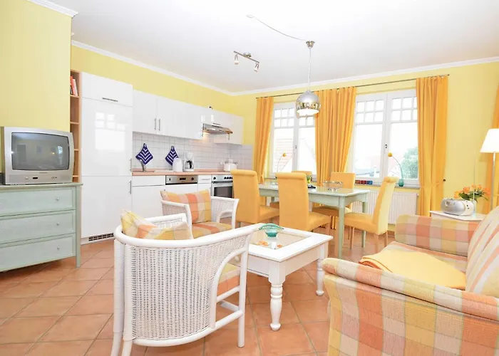 "Villa Laetitia" - Wg 15 - Zentral, Strandnah, 2 Balkone Binz