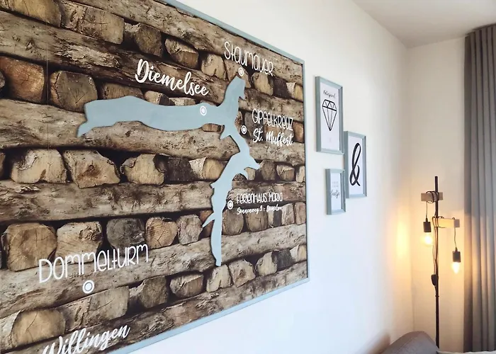 FerienHAUS Marta am Diemelsee im Sauerland mit eigener Sauna, Garten, Terrasse, Balkon und Blick auf den See