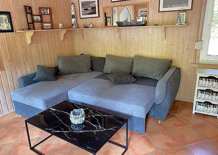 Exklusiver Bungalow direkt am Strand Dranske