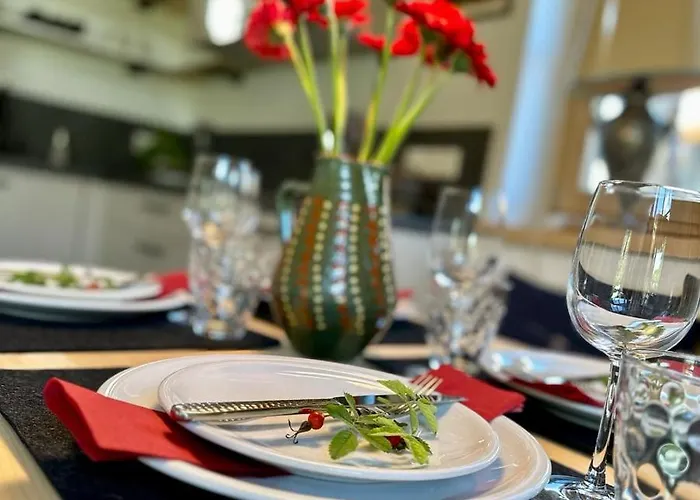 DIE ZWEI CHALETS AM TEGERNSEE s' Gloane&s' Große Rotta