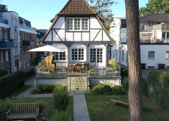 Ferienhaus-Strandallee95-Direkt-Am-Strand Timmendorfer Strand