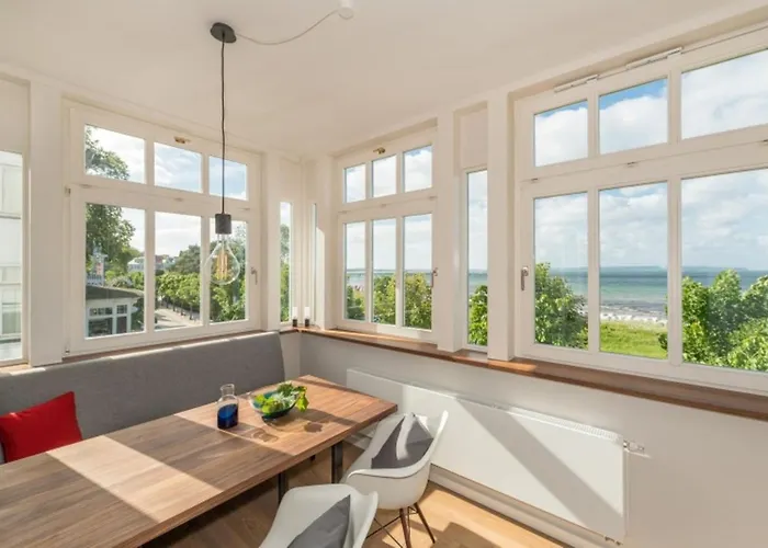 Villa Strandeck, App 4 Meeresleuchten - direkt am Meer Binz