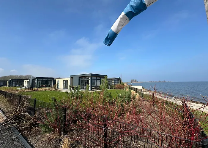 Enkhuizer Strand Chalet Meeresrauschen Erste Reihe mit Zaun Haus Nr 249 Enkhuizen