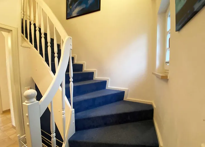 Haus Admiral mit Garten, 5 Gehminuten zum Strand, inklusive WLAN, Sauna, Kamin, Tischtennisplatte, Bollerwagen für den Strand Ostseeheilbad Ostseeheilbad Zingst