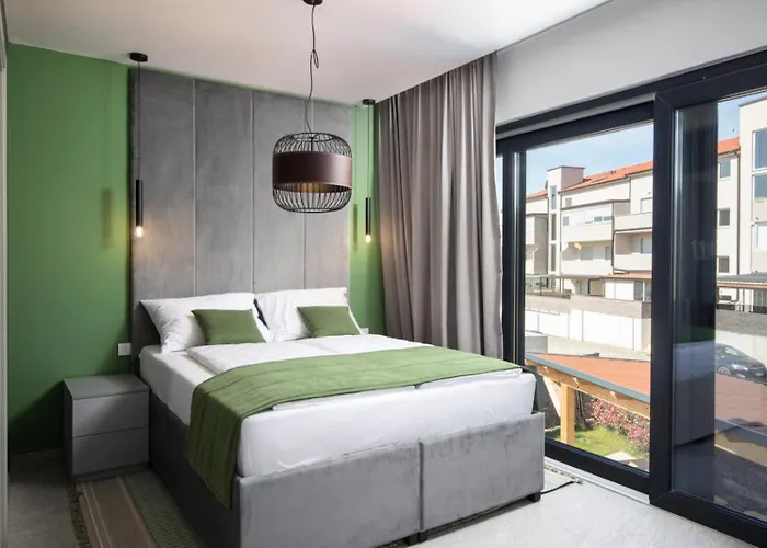 Villa Tiki In Medulin For 16 Person With Heated Pool & Sauna Only 1 Km From The Beach