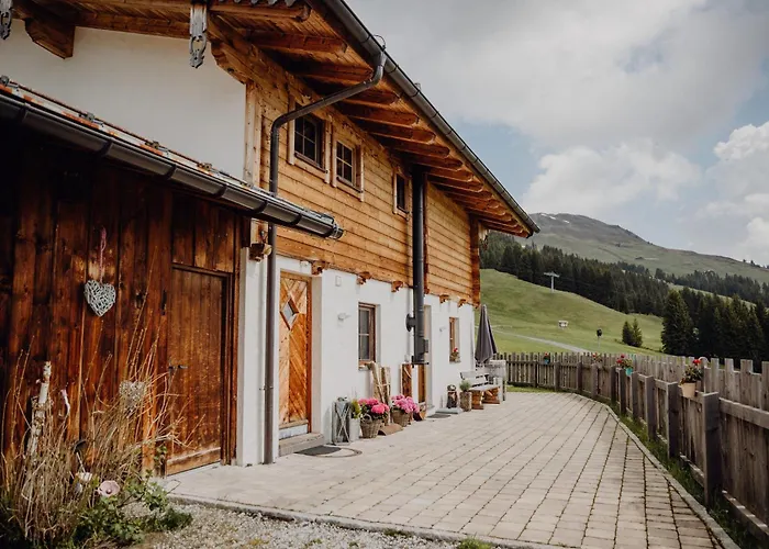 Wallegg Lodge - Alpine Premium Chalet - Ski In-Ski Out - Real Alpine Location Saalbach