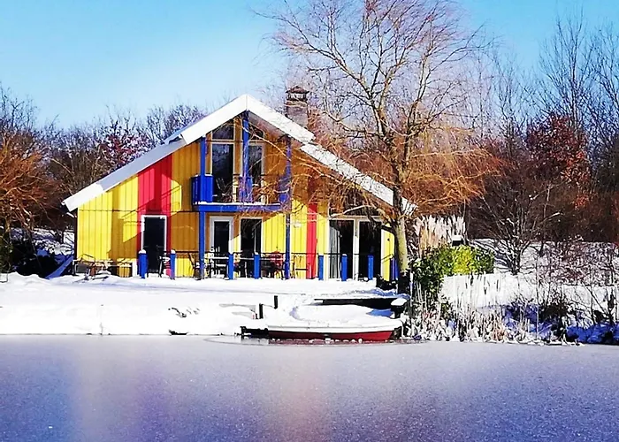 Ferienhaus in Neuringe mit Whirlpool, Grill und Terrasse Twist