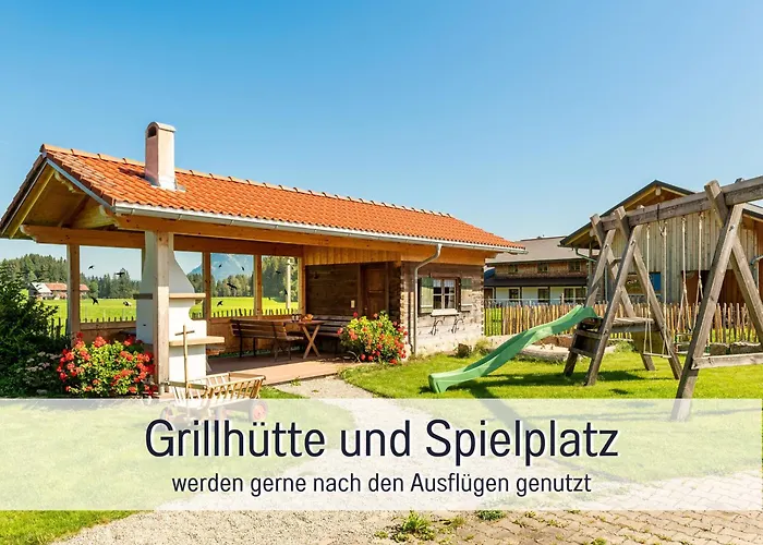 Biohof Burger, 3 sonnige Fewo, alle mit Balkon, Spielzimmer, Grillhütte, 7 km vor Oberstdorf Bolsterlang