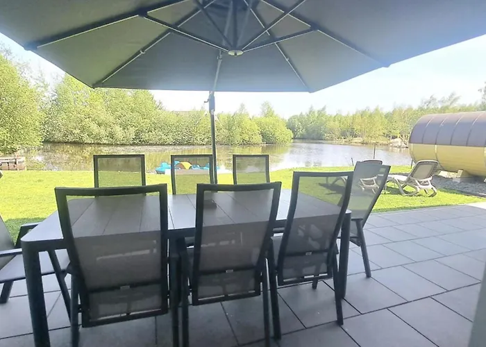 Ferienhaus am See mit Panorama Außensauna, hauseigenem Tretboot uvm. Twist