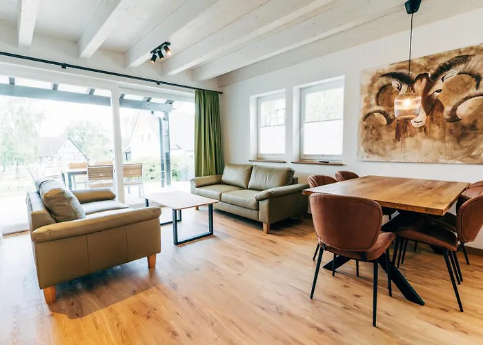 Villa Hof Köhne - Haus im Glück rechts Schmallenberg